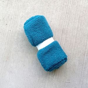 Green sherpa throw blanket 40x60